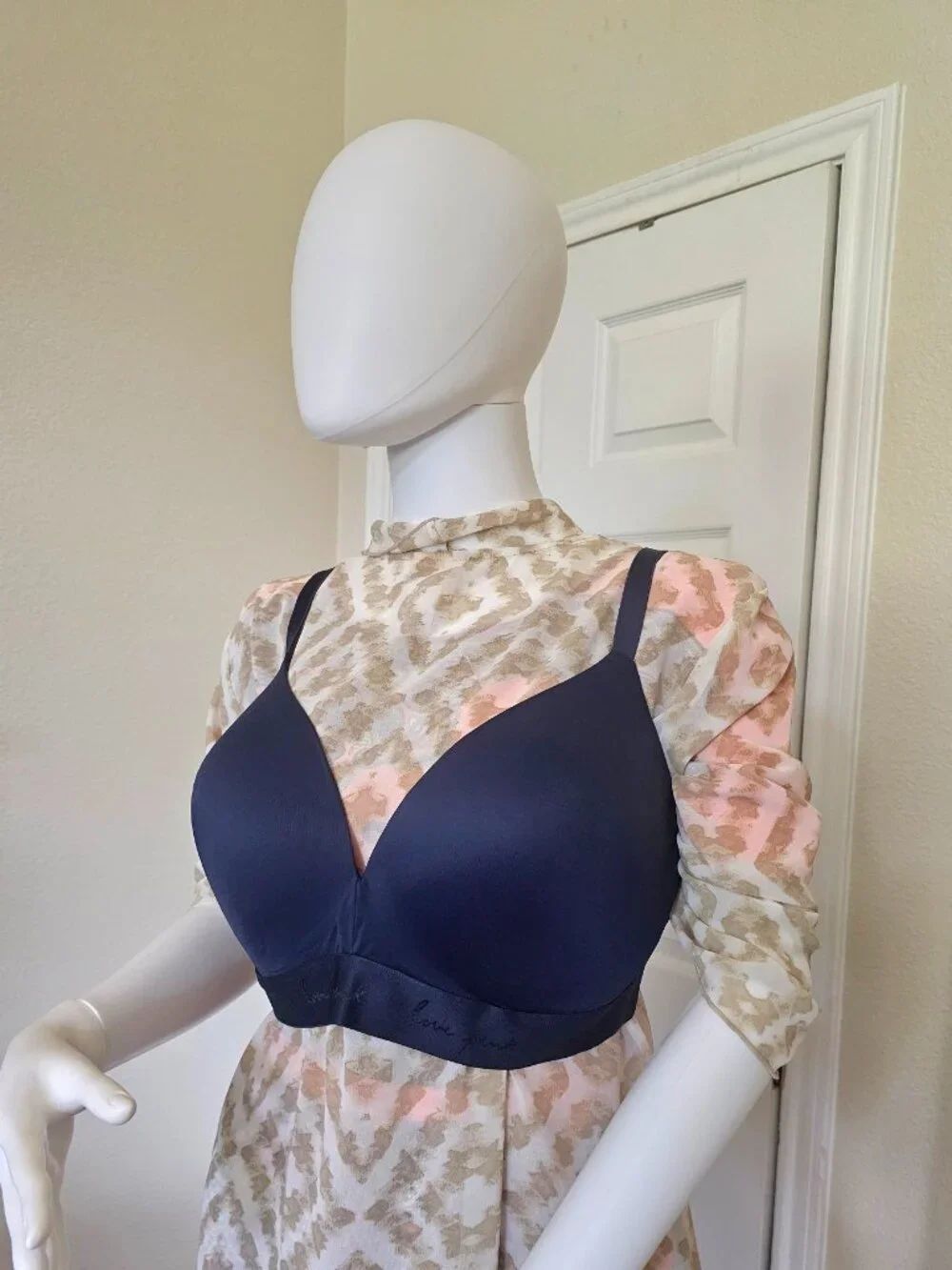 NWT Victoria's Secret Navy Blue Wireless Bra